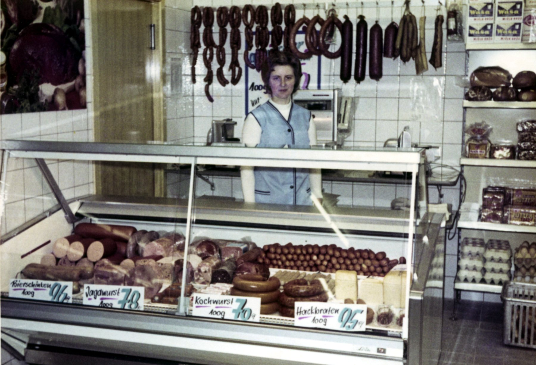 2 Marlene Willers im Fleischverkauf
